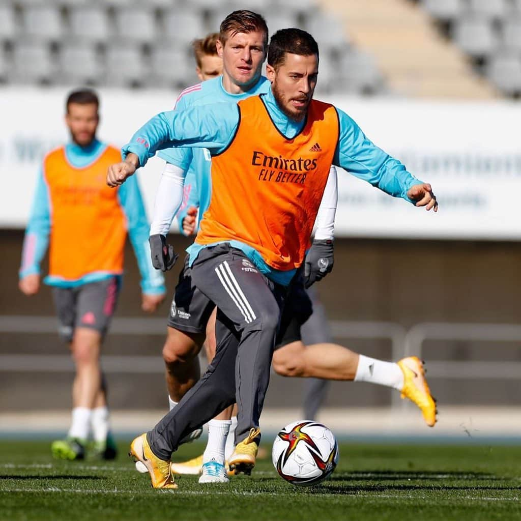 エデン・アザールさんのインスタグラム写真 - (エデン・アザールInstagram)「Training in Malaga #rmsupercopa #halamadrid」1月13日 3時40分 - hazardeden_10