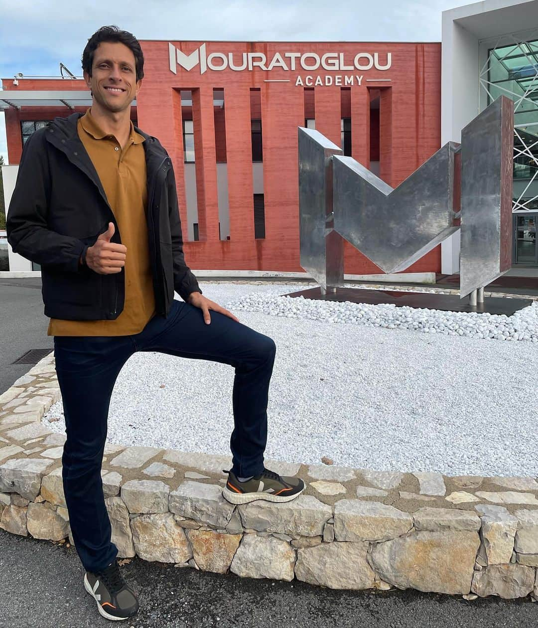 マルセロ・メロのインスタグラム：「Great being at the Mouratoglou Tennis Academy, it was very nice ! Unbelievable facilities for the players. Thanks for the warm welcome. . . @mouratoglou_tennis_academy」