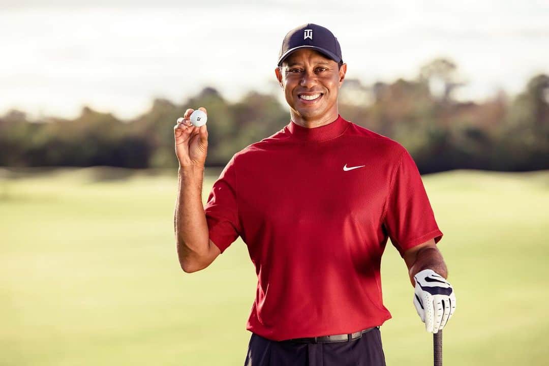 タイガー・ウッズのインスタグラム：「Now when you play a round at @popstroke you can play with a @bridgestonegolf ball like I do. The signature experience includes a souvenir ball. You don’t just keep the memories, now you can keep the ball too!」