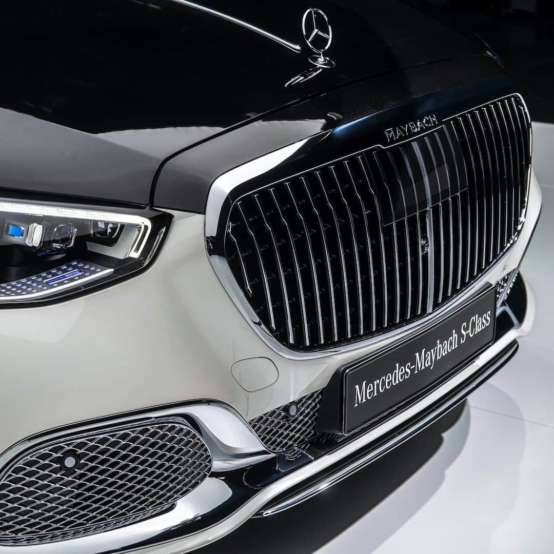 メルセデス・ベンツさんのインスタグラム写真 - (メルセデス・ベンツInstagram)「Not just the front of a car. A promise for luxury, highest comfort and elegance.   #MercedesMaybach #Maybach #luxury」1月13日 4時00分 - mercedesbenz