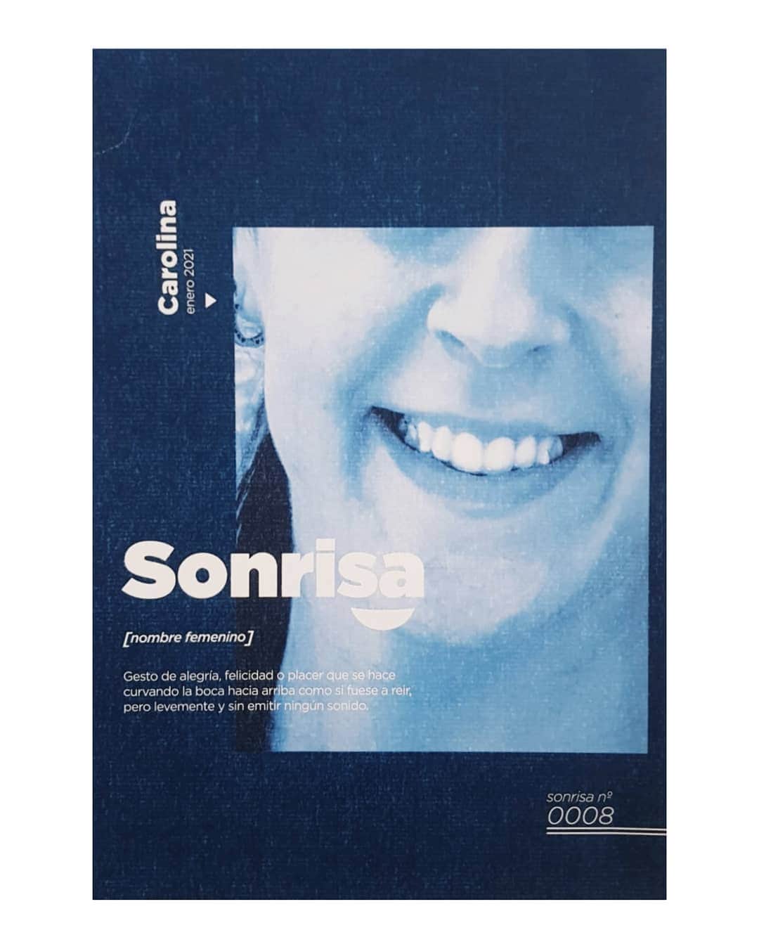 キャロリーナ・マリンのインスタグラム：「Nuestra sonrisa es una obra de arte. Las clínicas dentales de @sanitas cuidan de ella y te regalan una revisión GRATIS y tu sonrisa impresa en una preciosa lámina. Empecemos el año sonriendo al futuro ➡️ sonriendoalfuturo.sanitas.es」