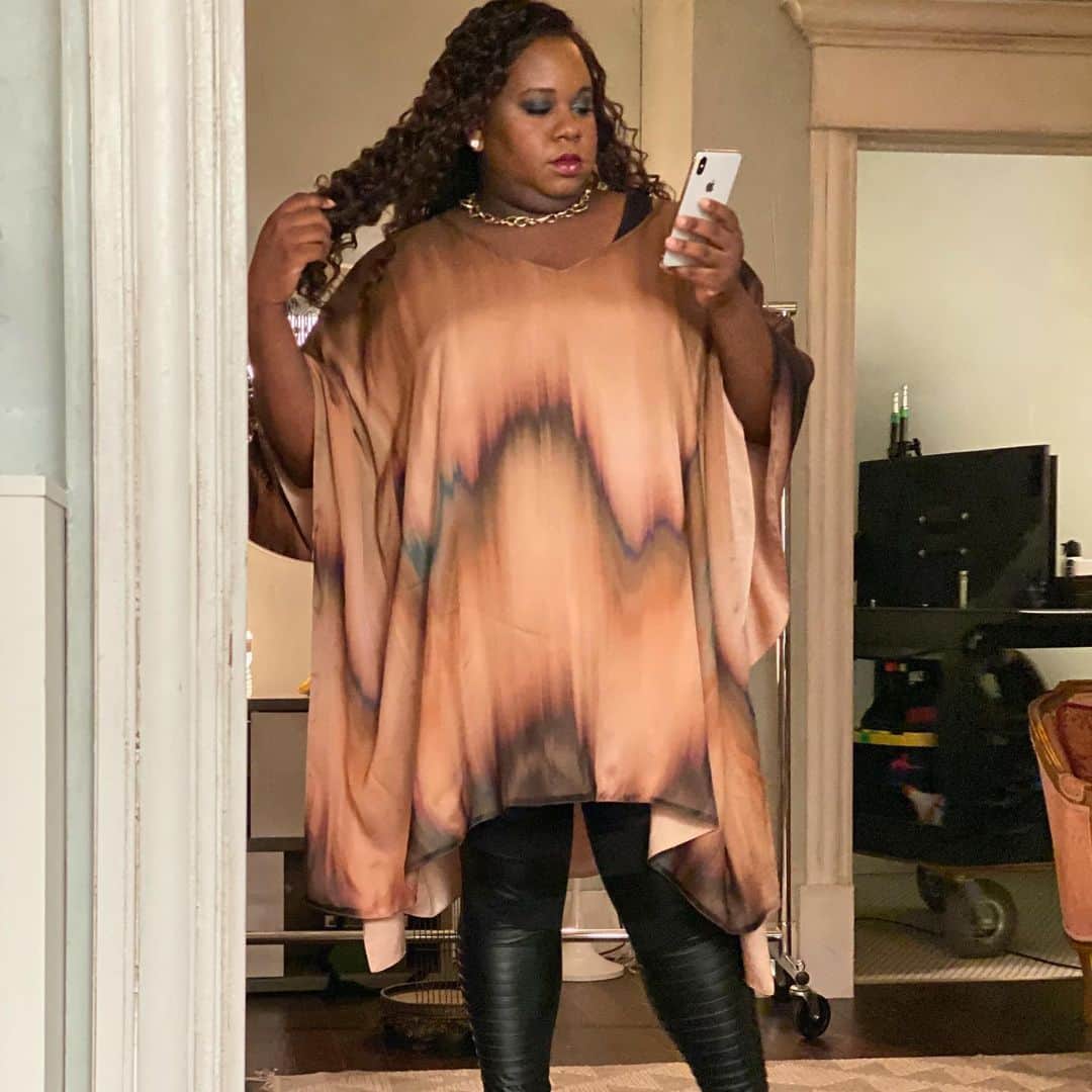 アレックス・ニューウェルのインスタグラム：「Tonight looks!! @zoeysplaylist @nbc」