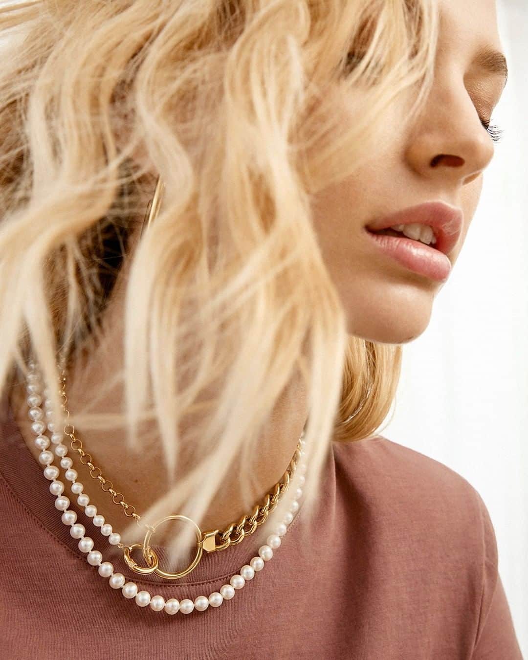 トウスのインスタグラム：「Jewelry that inspire us. #StayTender #TOUSJewelry #TOUSLovers」