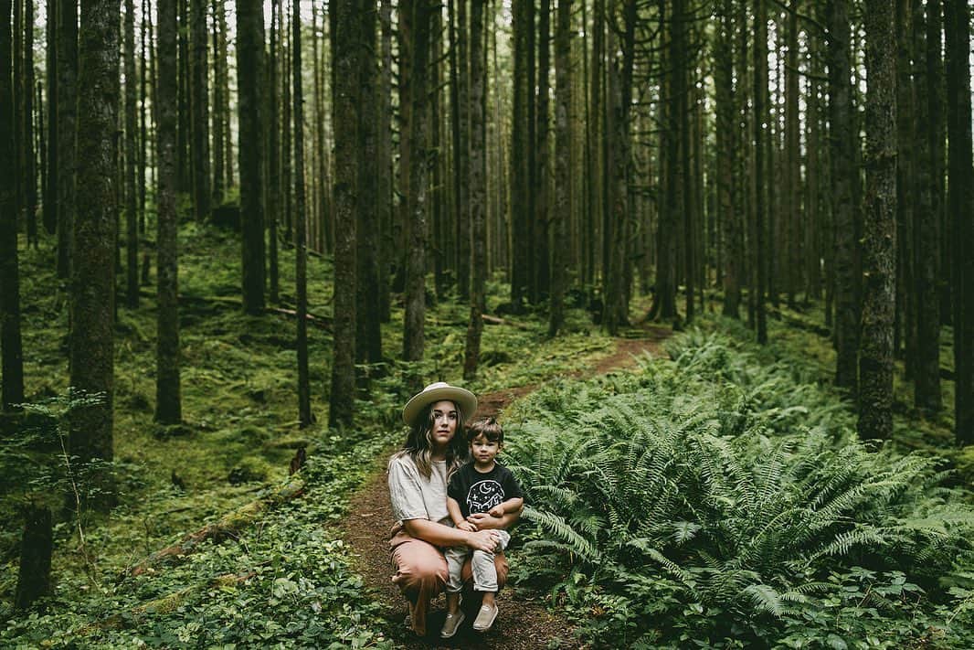 Explore Canadaさんのインスタグラム写真 - (Explore CanadaInstagram)「Hi there! I’m Rachel Barkman. A photographer, dog-lover, and mother based in British Columbia.   When I became a mother, many things changed. My body, my priorities, and my routines. Most drastically, however, was how I spent time outdoors. Gone were the days of 12 hour hikes, camping on mountaintops, and multi-day road trips. Before I became a mother, I was free to roam where I wished, and I spent my time chasing the next big experience.   Enter Ezra, my son. The grandest of experiences. The mountaintop to rival all mountaintops. With his arrival into our family, many things shifted. My time was no longer my own. My world revolved around his needs and limitations. It was not an easy transition, and I would be lying if I said I didn’t struggle- I often felt like I was missing out. I had to wrestle with my new identity, but I came out the other end with a deeper appreciation for my own backyard. As I began to see the world through my son’s eyes, I started to revel in the beauty at my fingertips. He taught me that magic can be found in the shortest of trails and the closest of views. That each day provides an opportunity to experience something new and awe-inspiring, even on trails we’ve walked a hundred times.   Nowadays, my adventures may seem simpler and less grand, but there is a deep contentment in our slower wanderings. We’ve gotten to know all the little trails and off-shoots in our favourite park. We’ve learned to identify more bugs and mushrooms than I even knew existed- things I so often missed or overlooked before he arrived in my life. Staying close to home has only enriched my experiences in nature and fostered a deep love for the place I call home.   I used to spend my time seeking the next epic experience. However, motherhood has helped me realize that the quality of my time in nature is not dictated by the lengths I go through to achieve it, but by how I choose to perceive and interact with the beauty all around me. #CanadaNice #ForGlowingHearts #ExploreCanada   📷 @rachelbarkman 📍: @hellobc ⁠⠀ #ExploreBC」1月13日 5時05分 - explorecanada