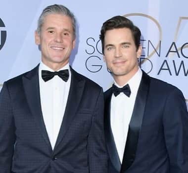 マット・ボマーのインスタグラム：「Happy birthday to my better half in every way, and my favorite person to boot. I love you Simon Halls.」