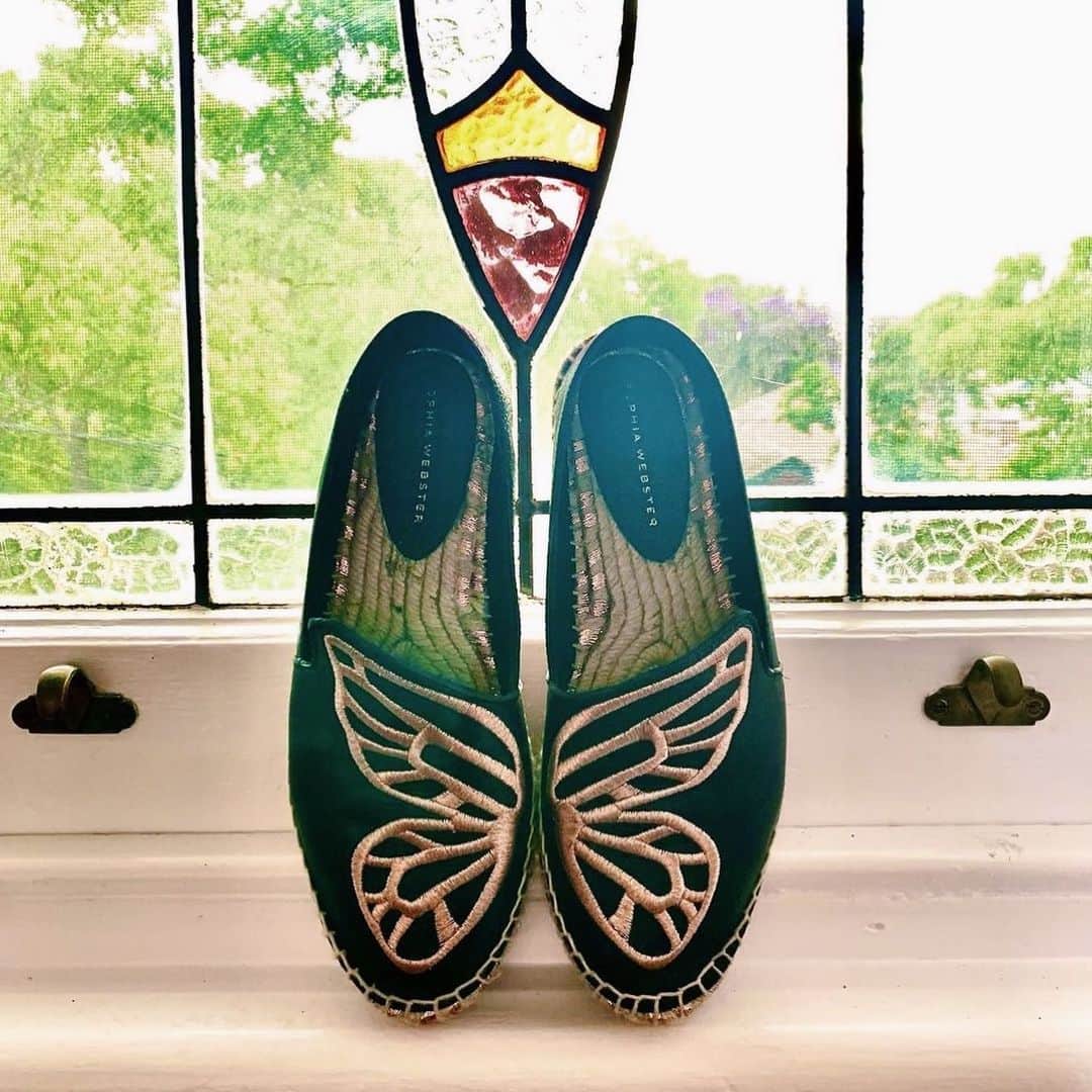 SOPHIA WEBSTERさんのインスタグラム写真 - (SOPHIA WEBSTERInstagram)「A sunshine essential… Our butterfly espadrilles are ready and waiting for whenever you take flight! 🦋☀️⁣ ⁣ 📸 Shout out to @bold_fashion_jd for sharing her winning wings! 💖⁣ ⁣ P.S. Some may have just landed in the sale… Swipe to check them out! 👀⁣ ⁣ #SophiaWebster #SophiaWebsterWings ⁣」1月13日 5時31分 - sophiawebster