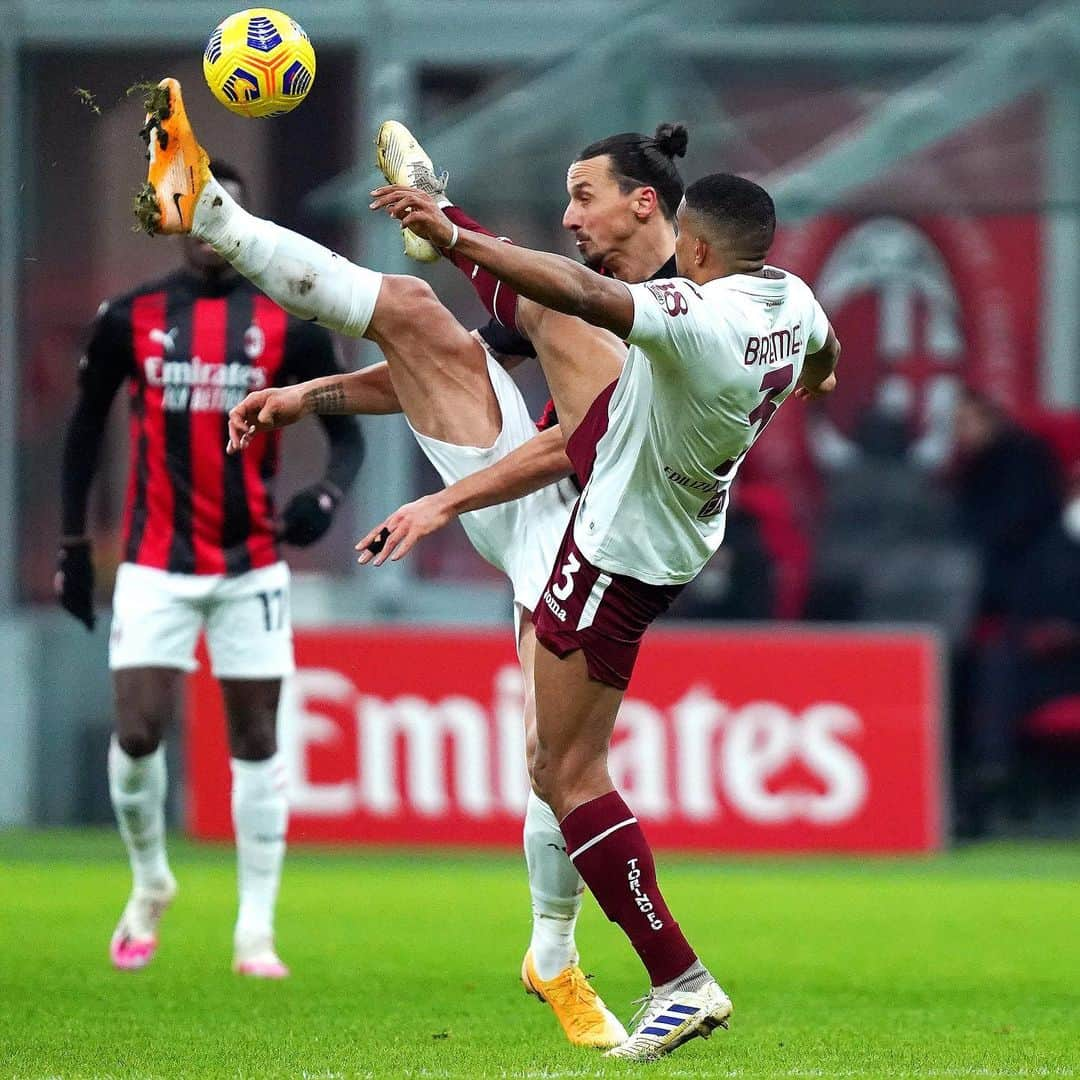 ACミランさんのインスタグラム写真 - (ACミランInstagram)「Goalless at the break 🔚 We'll keep fighting in the second half 🔜💪 #MilanTorino #CoppaItalia #SempreMilan」1月13日 5時34分 - acmilan