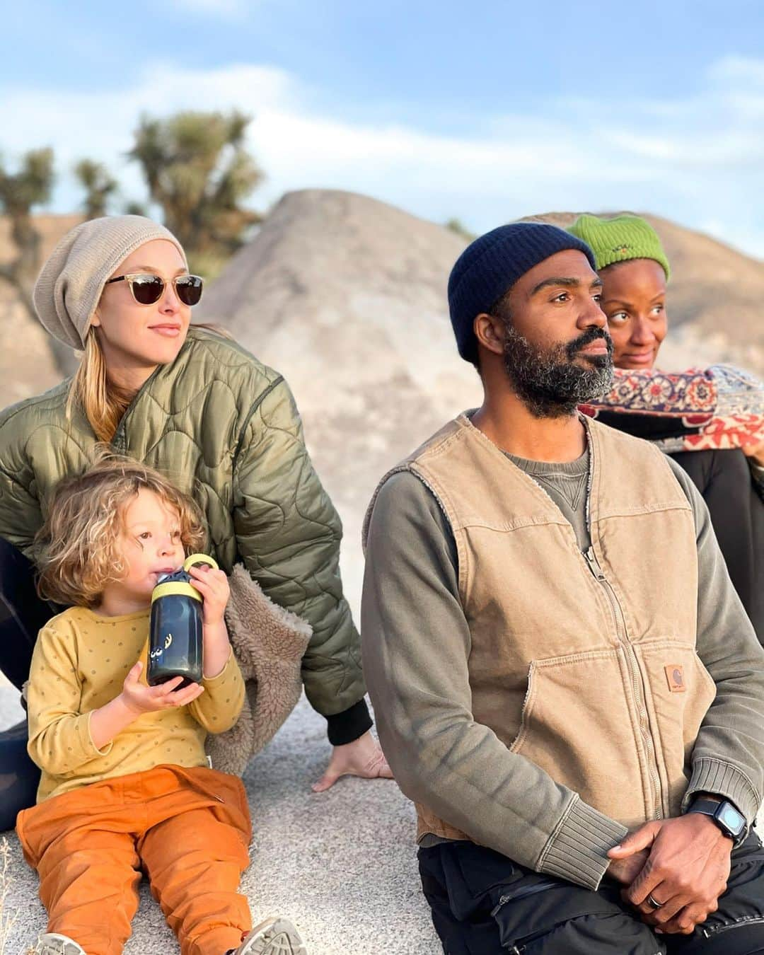 ホイットニー・ポートさんのインスタグラム写真 - (ホイットニー・ポートInstagram)「We planned a last-minute trip to Joshua Tree and Sedona. Our quarantine crazy was building up and we needed to get out. We had no idea the country would be thrown into the turmoil we are all watching unfold, but we were able to unplug with best friends @niksnaxx @daoudaleonard and get outside. Not just outside of this sick air b n b, but outside of our everyday lives. The recharge was real...  . . . Also, ICYMI, my conversation with Dr. Goali Bocci Saedi on my podcast #WITHWHIT really helped me set healthy boundaries with my phone. I HIGHLY recommend this listen.」1月13日 5時36分 - whitneyeveport