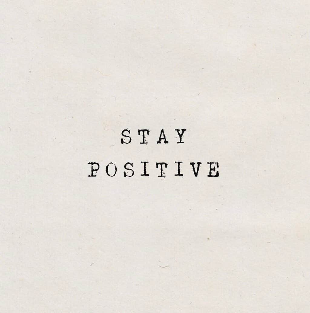 ジョバニ・ドス・サントスのインスタグラム：「Think positive and positive things will happens.」