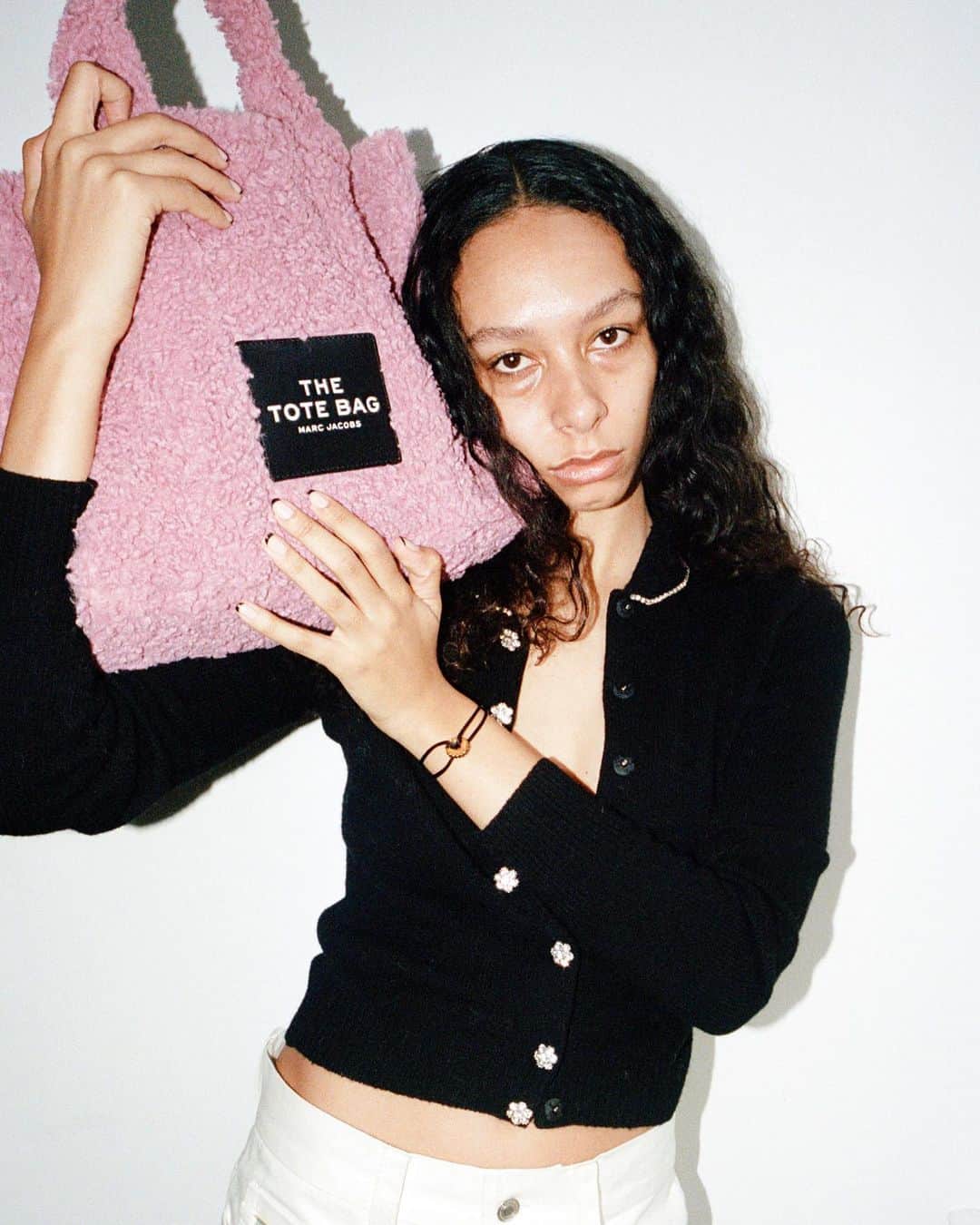 Marc Jacobsのインスタグラム：「Camille with THE TEDDY SMALL TRAVELER TOTE.​ ​ Photographed by @ZoraSicher​ Styled by @Clare_Byrne​ ​ November 22, 2020 in New York City.」