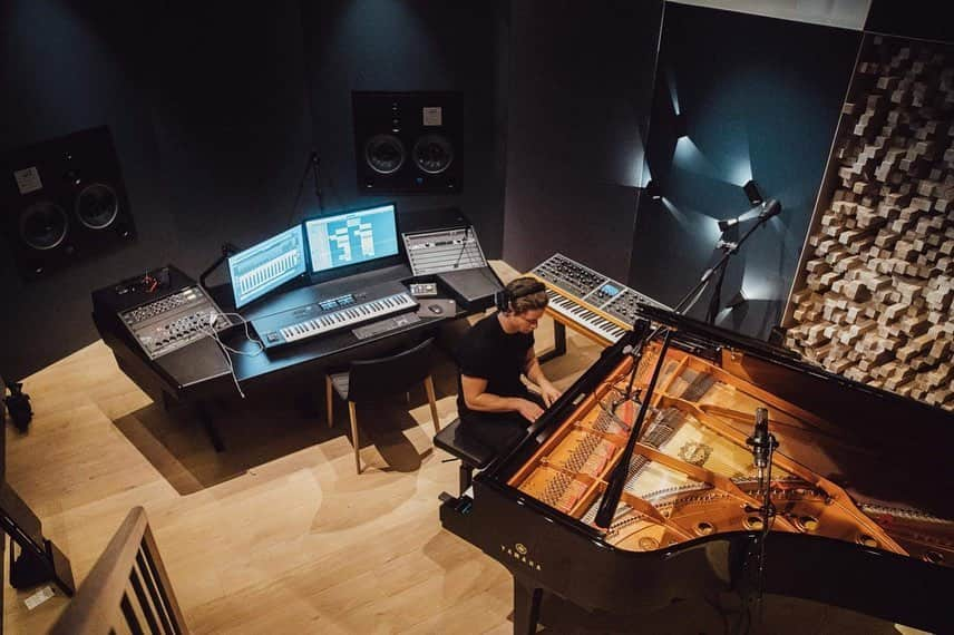 KYGOさんのインスタグラム写真 - (KYGOInstagram)「My brand new home studio is done 😍 Maybe I can finally start to make some good music now」1月13日 6時16分 - kygomusic