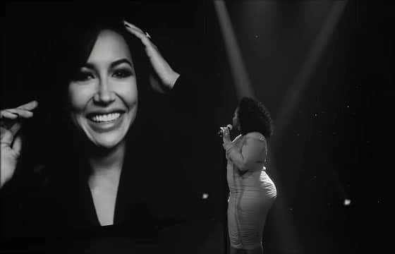 のインスタグラム：「A little update Naya, earth is REALLY ghetto now!!! Still, I miss you so very much and I wish you were here. There hasn’t been a day where you don’t cross my mind, and when you do, I take a moment of silence to remember all the beautiful moments we got to spend together. I’m listening to Amy Winehouse, sippin wine, and eating a very fancy charcuterie in your honor today (don’t worry, I’m checking on mom). HAPPY HEAVENLY BIRTHDAY ANGEL 🥳🥰」