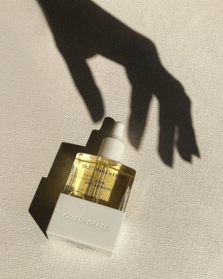 ShopBAZAARさんのインスタグラム写真 - (ShopBAZAARInstagram)「“My 2021 beauty resolution is to incorporate more clean skincare into my post-pregnancy routine. There are so many amazing clean beauty brands out there that I am excited to try starting with this face oil by @costabrazil.”  —@jadepframpton, Editorial Director  Regram: @victoria_steiner」1月13日 6時25分 - shopbazaar