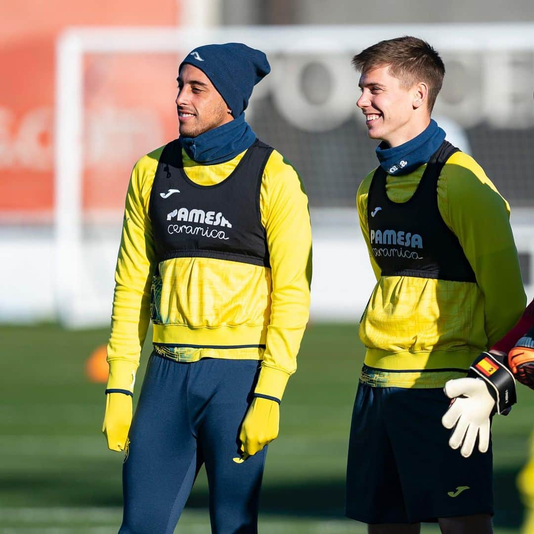 ロヘリオ・フネス・モリさんのインスタグラム写真 - (ロヘリオ・フネス・モリInstagram)「Entrenamiento de hoy!!! Con el cumpleañero jaja. 🎉🎉🎉🎉 @juanfoyth ❄️👏🏽👍🏽💪🏽⚽️」1月13日 6時26分 - funesmoriofi