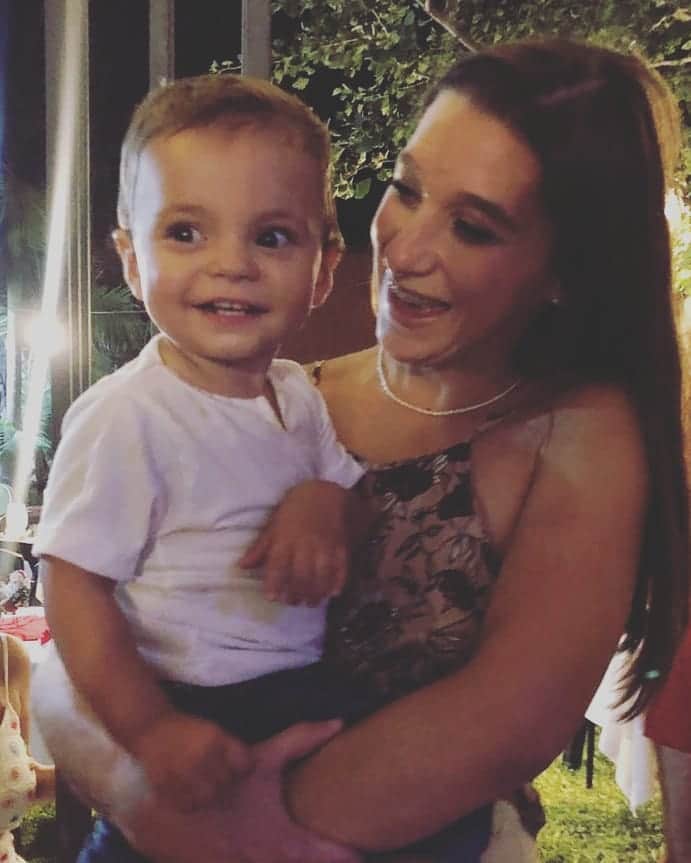 アメリー・ラコステのインスタグラム：「♥️ Mi bebé ♥️ Mi Tomi 😍🐥」