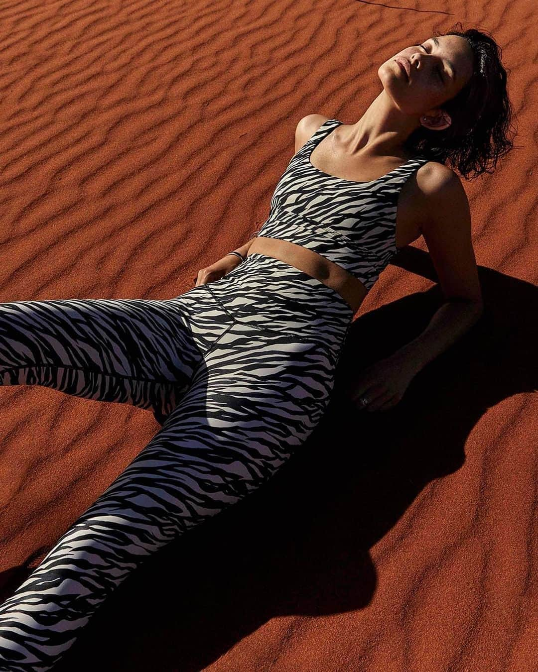 STYLERUNNERさんのインスタグラム写真 - (STYLERUNNERInstagram)「Bring the safari to your next work out in The Upside Zebra Nadiya Bra and Zebra Midi Pant 🦓🦓#stylerunner #theupside #activewear」1月13日 7時43分 - stylerunner