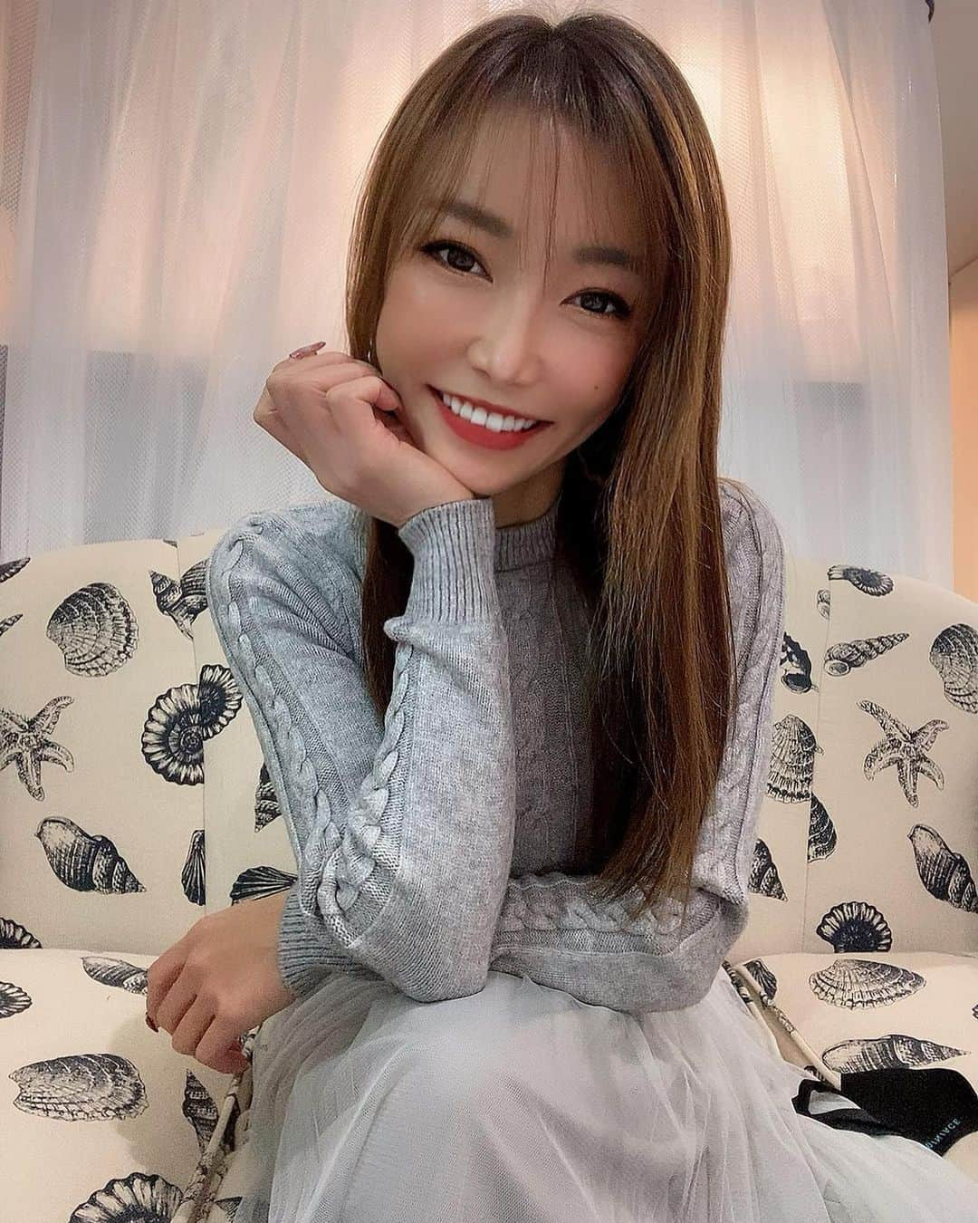 石関いづみさんのインスタグラム写真 - (石関いづみInstagram)「☺︎*･ Tooth whitening 🤍 ・ ホワイトニング初め🦷✨ 今年もお世話になります🥰 @light_beauty_ginza ・ ・ ・ ・ @light_beauty_info #歯のホワイトニング #セルフホワイトニング #🦷 #ホワイトニング #医療ホワイトニング #美歯口 #ライトビューティー #lightbeauty #いづみん #いづみんゴルフ #izumingolf #izumin_golf」1月13日 7時40分 - izumingolf