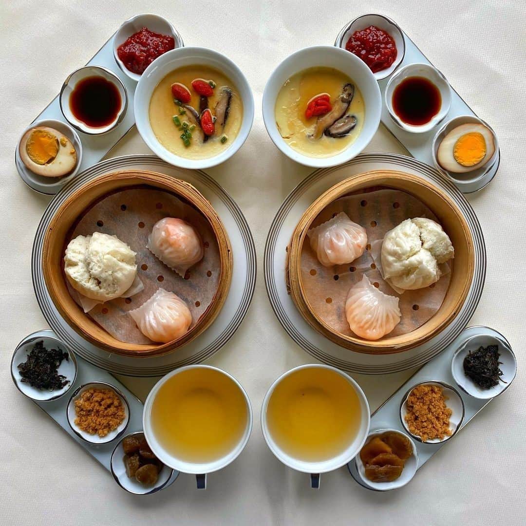 The Peninsula Hotelsさんのインスタグラム写真 - (The Peninsula HotelsInstagram)「@symmetrybreakfast got a little creative (and suitably symmetrical) with their in-room breakfast at @thepeninsulashanghai. We’re all for playing with your food when the result is this eye-catching. #penmoments⁣ ⁣ ⁣ ⁣ ⁣ #peninsulahotels #luxuryhotelexperience #luxuryexperience #fivestarservice #fivestarhotel #shanghai #staycation #peninsulashanghai #thepeninsulashanghai」1月13日 8時08分 - peninsulahotels