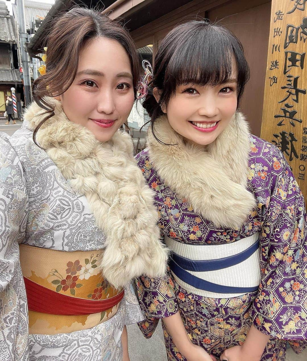 ルナさんのインスタグラム写真 - (ルナInstagram)「ᴷᴬᵂᴬᴳᴼᴱ 👘﻿ ﻿ 2021年初着物✨﻿ &まりりん初めはお仕事ででした😋💓﻿ 今年も一緒にたくさんディズニー﻿ 行けたらいいな🐭🎵﻿ ﻿ 早くコロナが終息して、﻿ 旅行とか行ける日常に﻿ 戻りますように、、😔❤️﻿ ﻿ ＊﻿ ＊﻿ ＊﻿ ﻿ #着物 #着物女子 #着物ヘアアレンジ #着物ヘア #着物レンタル #着物美人 #川越着物 #川越着物レンタル #川越 #川越散策 #和服  #和服美人 #和服ヘア #古典柄 #ビジョビ #初詣 #時の鐘 #蔵の街 #kawagoe #kimono #kimonostyle #kimonofashion #kimonolovers #japanesekimono #japanesefashion #japaneseculture」1月13日 8時36分 - runakumaa