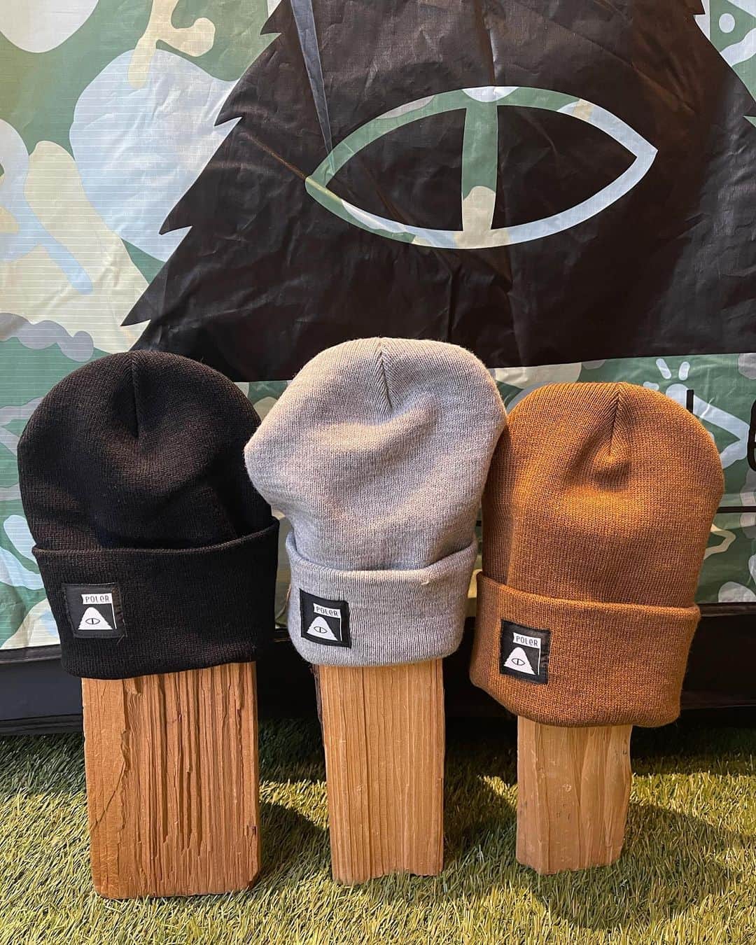 Poler Outdoor Stuffさんのインスタグラム写真 - (Poler Outdoor StuffInstagram)「We have restocked BEANIES! Three different styles, three different colors each. $25 a pop. See you at the shop!!」1月13日 8時29分 - polerportland