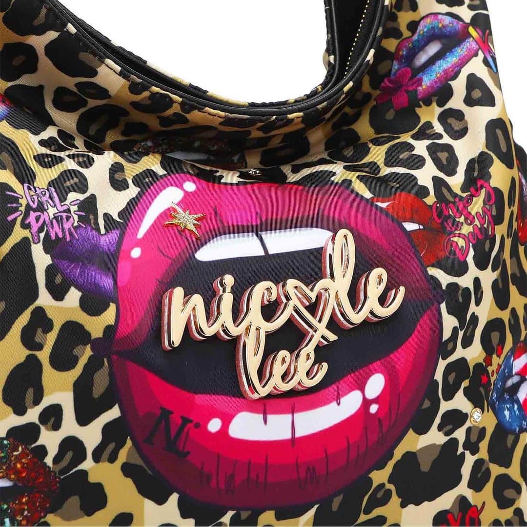 ニコールリーさんのインスタグラム写真 - (ニコールリーInstagram)「The lovely instagram model & influencer @sofikaram with our “Wild Lips” Hobo handbag! Feel the magic and girl power!😎 Tap the picture to see prices or visit the link in our official website to shop our new arrivals!  #nicoleleeusa #nicolelee #nicoleleeespana #NLLOOK #lovemehatemeNL #handbag #fashion #potd #ootd #instafashion #outfitoftheday #springsummer2020 #bag #newarrivals」1月13日 8時33分 - nicoleleeusa