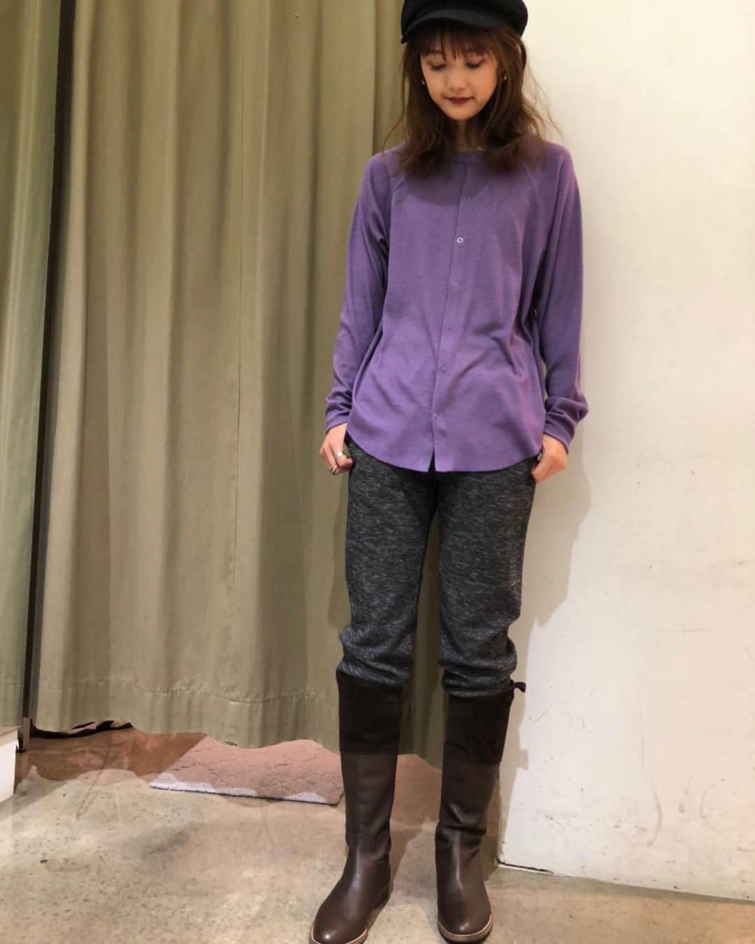 GATHER yamatoのインスタグラム：「・ ・ ☃️冬の終わりを彩る色。 鮮やかでどこか優しい 今年のお色は 肌色をとても白く見せてくれる効果が。 全体のコーデのトーンを合わせてポイントで使うと上手く行きます！ ・ ・ ━━━━━━━━━━━━━━━ カーディガン #Munich ￥13,200(taxin) ・ スウェットパンツ #Munich ￥13,200(taxin) ━━━━━━━━━━━━━━━ ・ ・ #ギャザー #GATHER #ギャザー大和店 #GATHER大和店 #ロングブーツコーデ #まめっちカジュアル #まめっちコーディネート」