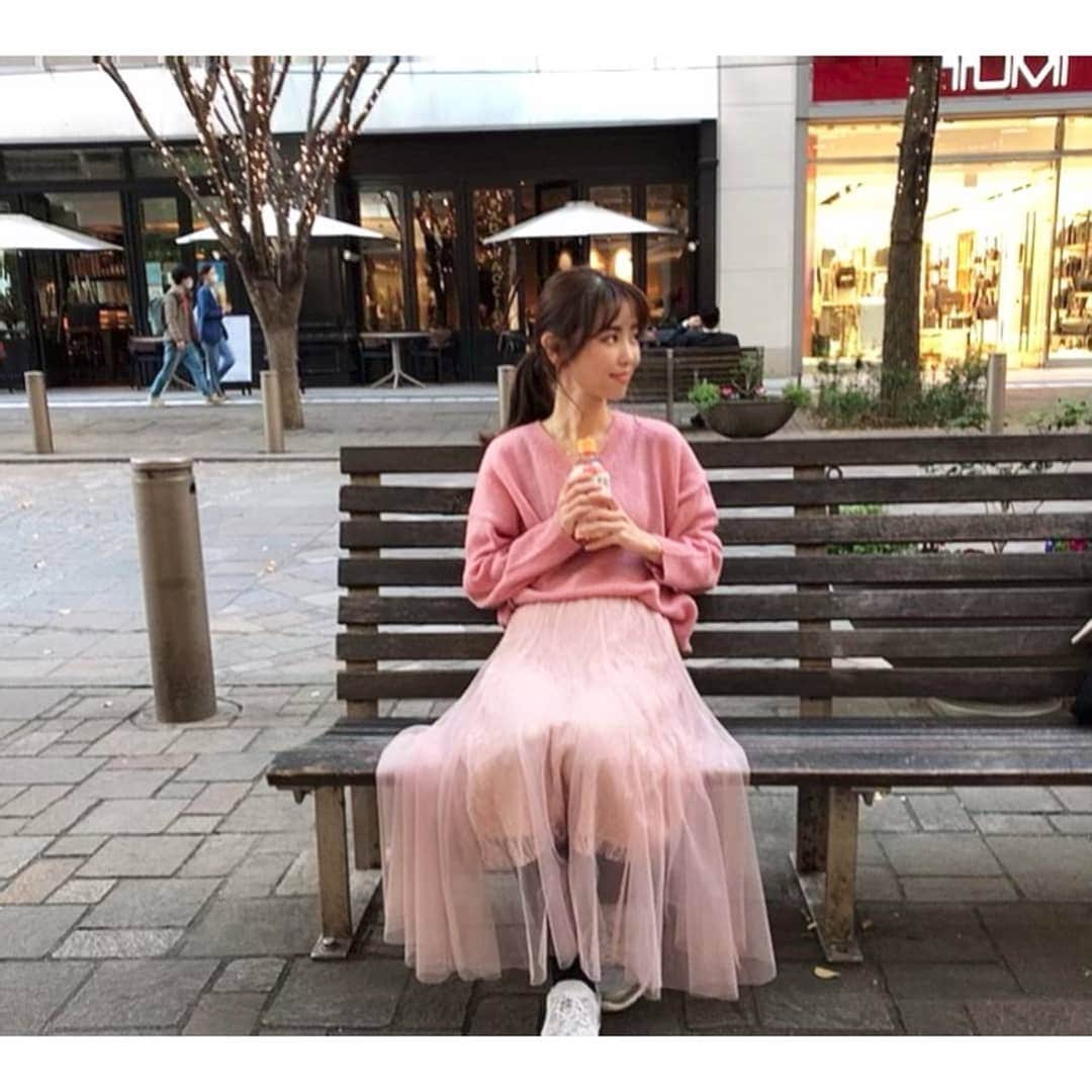 垰智子さんのインスタグラム写真 - (垰智子Instagram)「昨日は、東京もみぞれが降るくらい寒かったですよね❄ . 全国的に雪で大変ですけど、 今日は気温も上がってあたたかいみたいなのでがんばって行きましょー☀ . コートなしで外出できてたこの時期くらいにあったかくなってほしーな☺ . コロナに気をつけながら、今日を楽しみましょー♪ . #いつこ #fashion #お散歩 #好きな街 #大手町 #丸の内 #marunouchi #ワントーンコーデ」1月13日 8時56分 - taotao_tomo