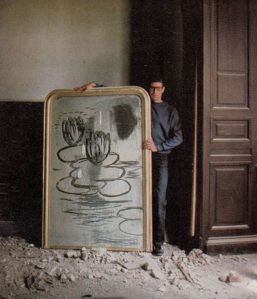レベッカテイラーのインスタグラム：「Scribbling flowers today, or what Yves called “dusting.” ∙ ∙ ∙ ∙ Yves Saint Laurent, via @voguemagazine」