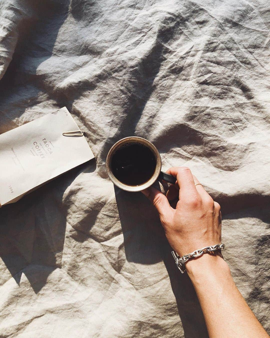 陣内勇人さんのインスタグラム写真 - (陣内勇人Instagram)「. グアテマラ エルインヘルト農園 浅煎り☕︎  鷲林寺で 試飲させてもらった 2021年 珈琲はじめ  稀少な豆をわけてもらった。  朝に心地良い味。 そして いつもより 淹れるのが簡単。笑  #coffee #taocacoffee #guatemala #elinjerto #specialtycoffee」1月13日 9時43分 - hayato.jinnouchi