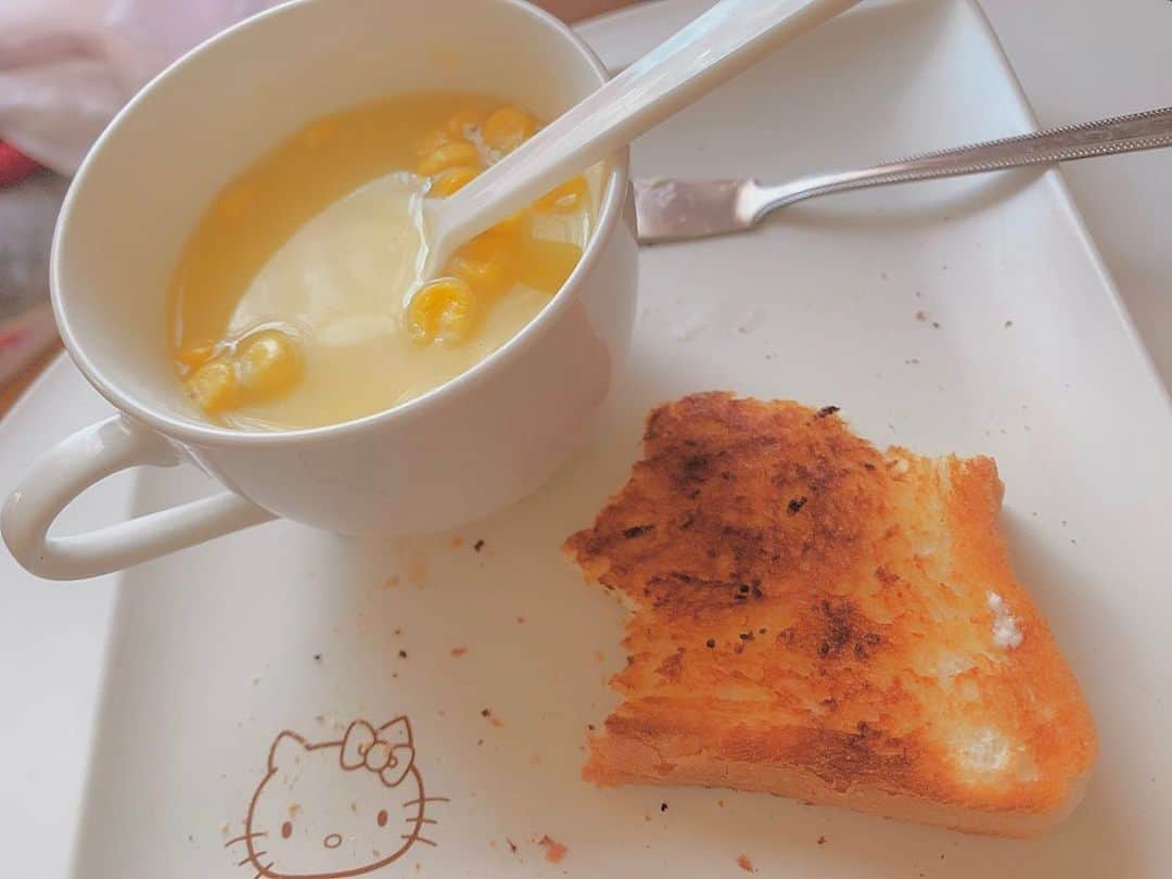 釘町みやびさんのインスタグラム写真 - (釘町みやびInstagram)「Good  morning♥☀️ . . #飯テロ  #朝ごはん  #朝はパン  #食いしん坊  #あったか  #食べかけ  #飯テログラム  #朝食  #朝食パン  #コーンスープ  #健康  #腹が減っては戦はできぬ」1月13日 9時51分 - miyajyaga382