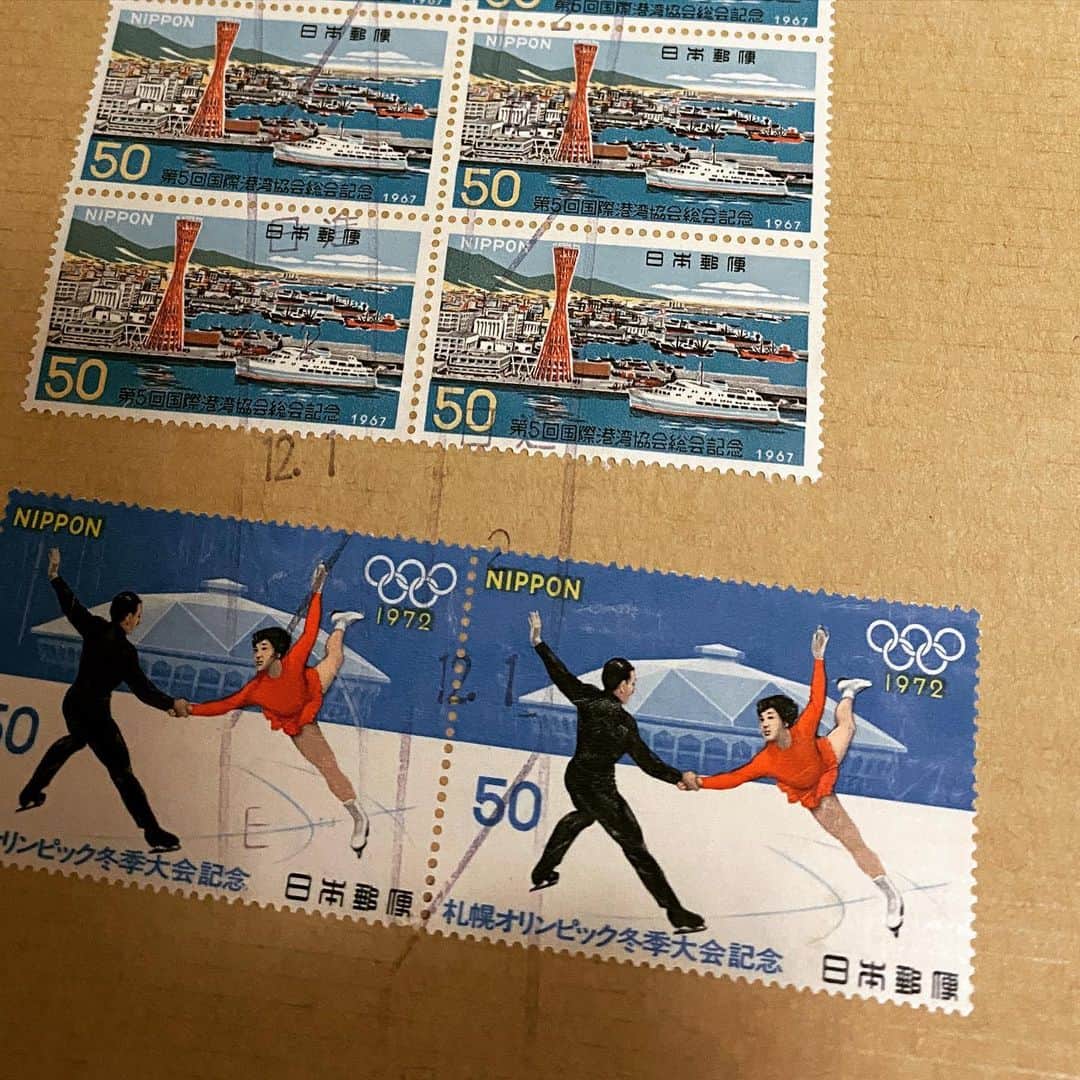 のインスタグラム：「実家からの便りはいつだって嬉しい😊 今回もなかなかです  #切手  #stamps  #手紙 #札幌オリンピック冬季大会  #オリンピック  #vintagestamps  #vintage  #ヴィンテージ切手」