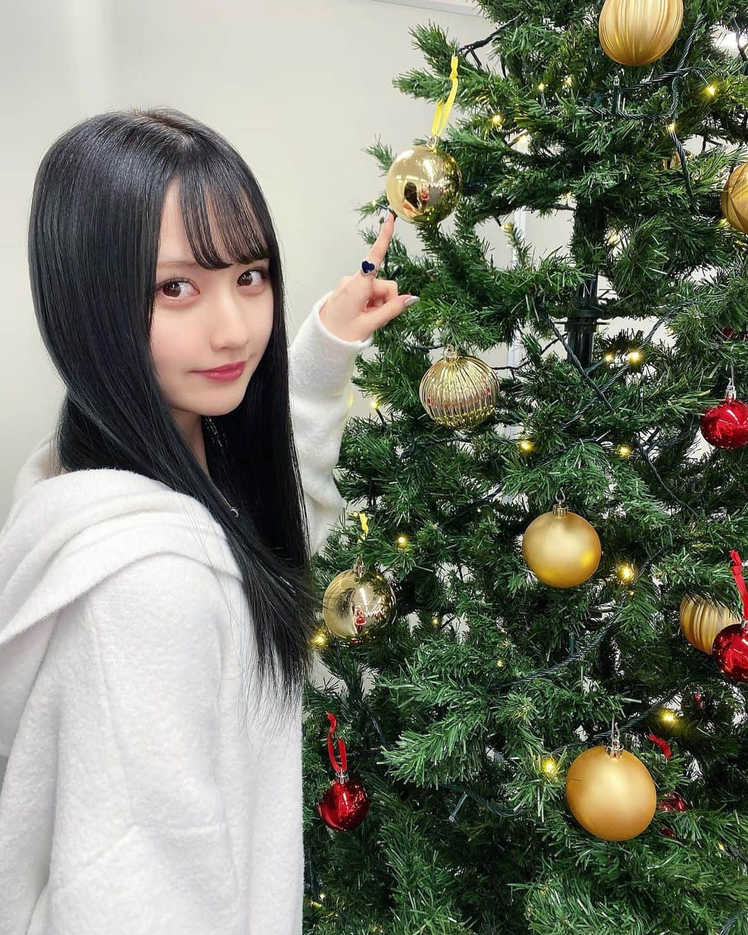 山本望叶さんのインスタグラム写真 - (山本望叶Instagram)「ツリー居た🎄」12月20日 18時51分 - mikana.yamamoto