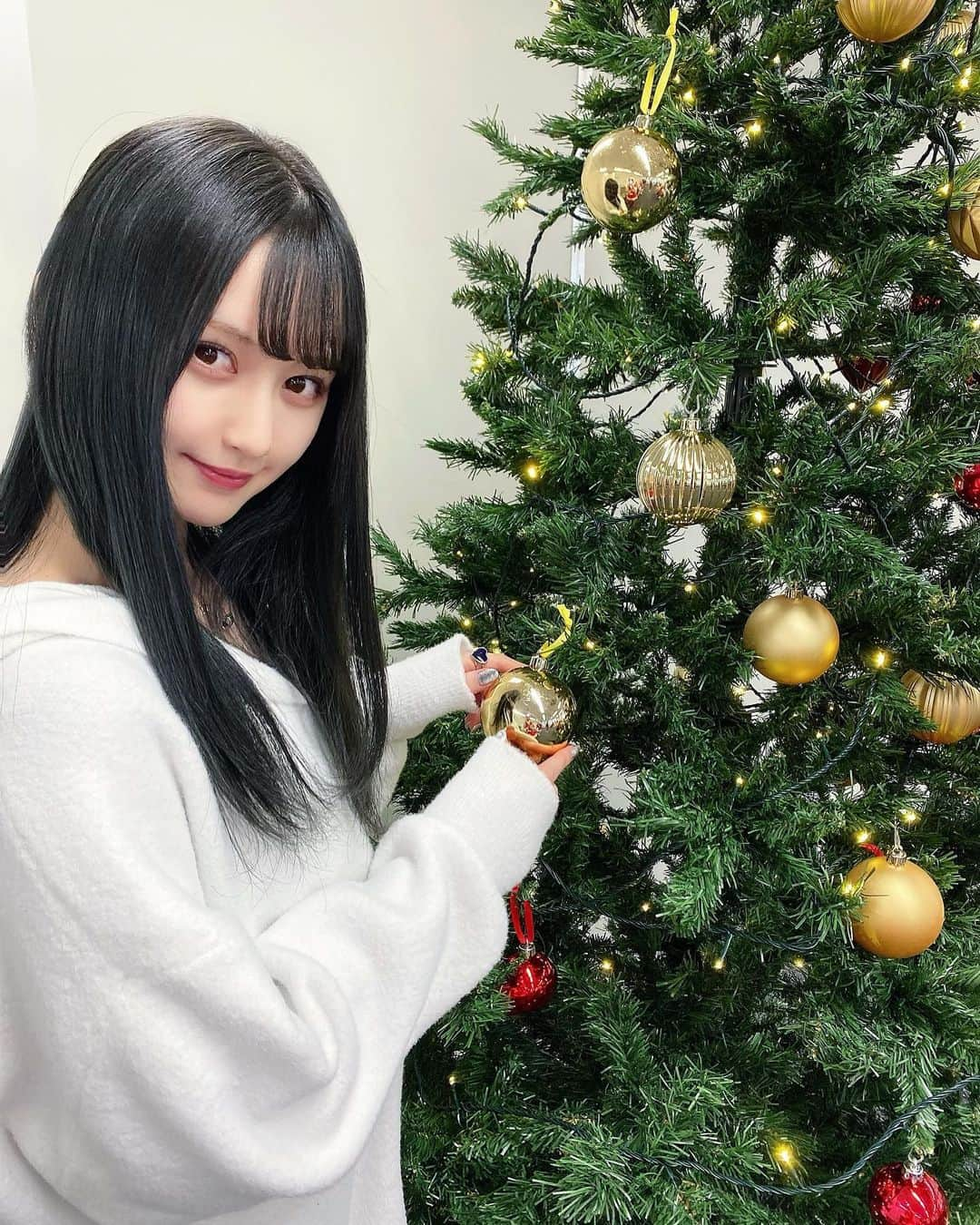 山本望叶さんのインスタグラム写真 - (山本望叶Instagram)「ツリー居た🎄」12月20日 18時51分 - mikana.yamamoto