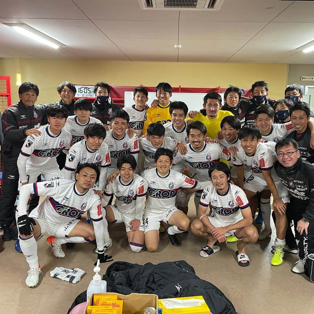 のインスタグラム：「今日は何が何でも絶対勝ちを掴み取らないといけない試合でした！  納得のいくシーズンではなかったけど、みんなの想いがこの勝利に繋がったと思います。  みんな本当に1年間ありがとう！！  #ファジアーノ岡山」