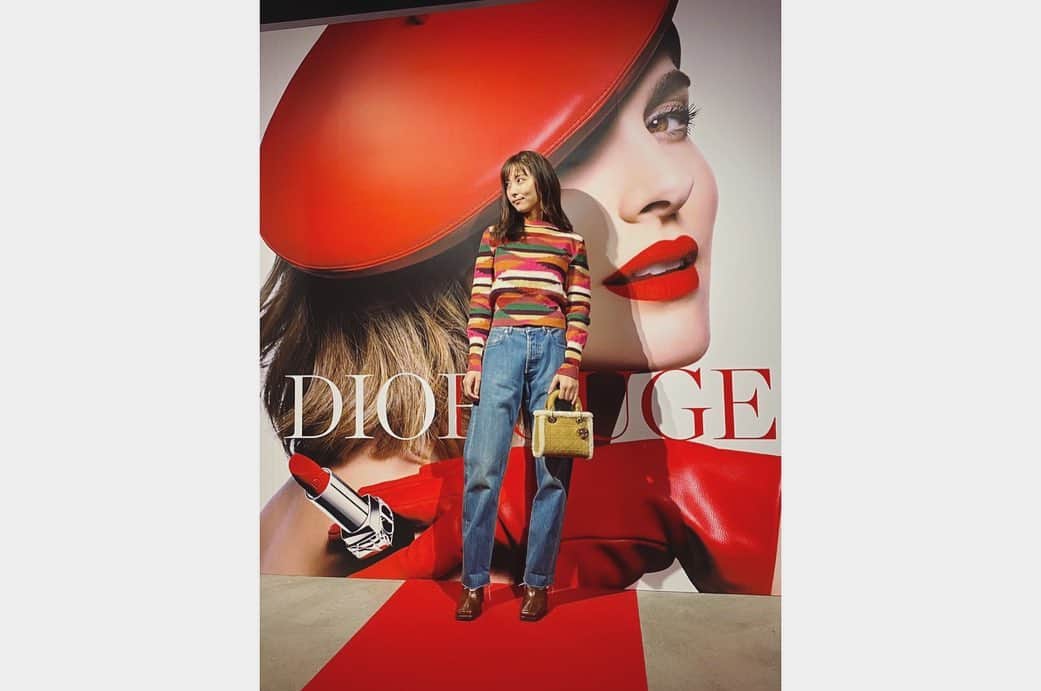 石川恋さんのインスタグラム写真 - (石川恋Instagram)「Miss Dior ROSE 'N ROSES🌹 ロールオンタイプが新しく2021年1月1日に発売！ 場面によって使い分けようっと🖤 @diorparfums @dior #ミスディオール #ローズアンドローズ」12月20日 17時49分 - ren_ishikawa