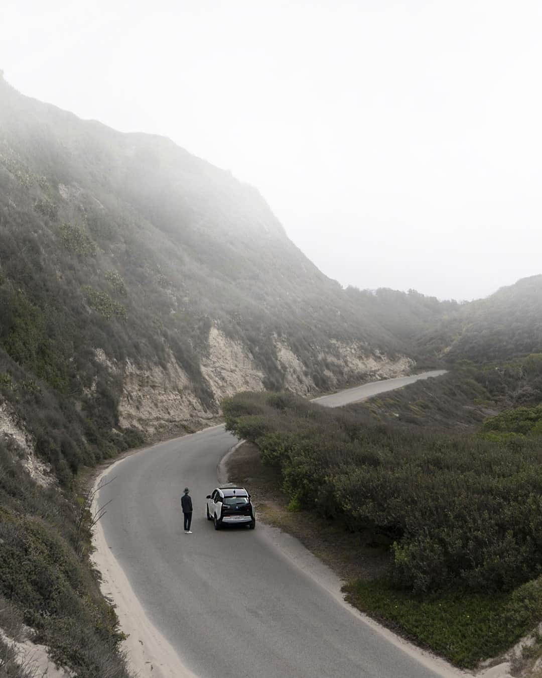 BMWのインスタグラム：「Just the two of us, and the unconquered heights.  The BMW i3. #THEi3 #BMW #i3 #BMWi #bornelectric @bmwi @thismintymoment @sohohouselosangeles @bmwgroupculture __ BMW i3 (120 Ah): Energy consumption in kWh/100 km (combined): 13.1. CO2 emissions in g/km (combined): 0. Further information: www.bmw.com/disclaimer.  	 Acceleration (0-100 km/h): 6.9 s. Power: 125 kW, 170 hp, 250 Nm. Top speed (limited): 160 km/h.」