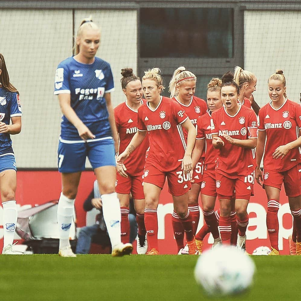 Lina Magullさんのインスタグラム写真 - (Lina MagullInstagram)「Heute nochmal alles raushauen. Letztes Spiel eines außergewöhnlichen Jahres 🤞🦾🦾🦾 #beREDy #team #fcbayern #scsand #aufgehts」12月20日 18時45分 - linamagull