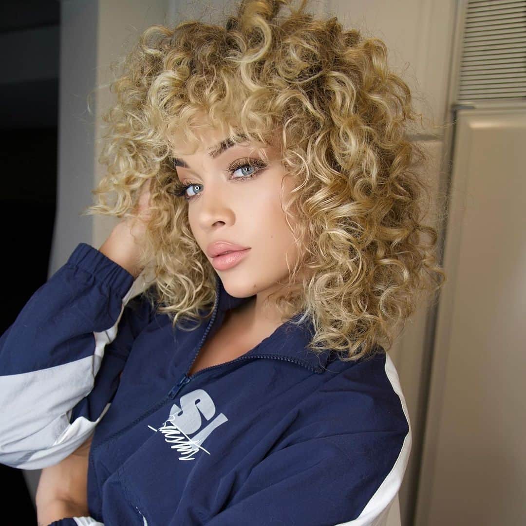 ジャスミン・サンダースのインスタグラム：「Who’s watching the virtual @sportsillustrated Sportsperson of the Year Awards? Catch me on there now!」