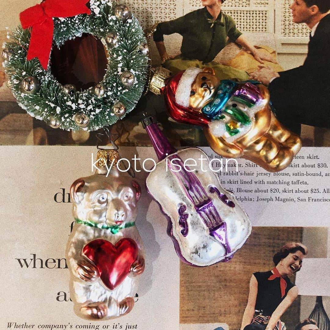 NUTTY Vintage&Collectibleのインスタグラム：「ジェイアール京都伊勢丹 《ワンダフルマルシェ〜京都蚤の市〜》  おはようございます＊  ご自宅でクリスマスをお過ごしの皆様🎄🏠🎅 クリスマスを彩るツリーオーナメントはお持ちですか？  ワンダフルマルシェにて 新入荷のヴィンテージオーナメントお持ちしておりますので、是非ご覧ください🎄  本日もワンダフルマルシェ、NUTTY堀江本店にて皆様のお越しをお待ちしております！  ┈┈┈┈┈┈┈┈┈┈┈┈┈┈┈┈┈ NEW ARRIVAL ┈┈┈┈┈┈┈┈┈┈┈┈┈┈┈┈┈ ☑︎vtg christmas ornaments  ⚠️会期終了まで通販は承っておりません⚠️  《ワンダフルマルシェ〜京都蚤の市〜》 @wonderfulmarche  【会期】 12/16(wed)~12/24(thu) 場所：ジェイアール京都伊勢丹10階 催物場 時間：10:00~20:00 最終日は18時まで」
