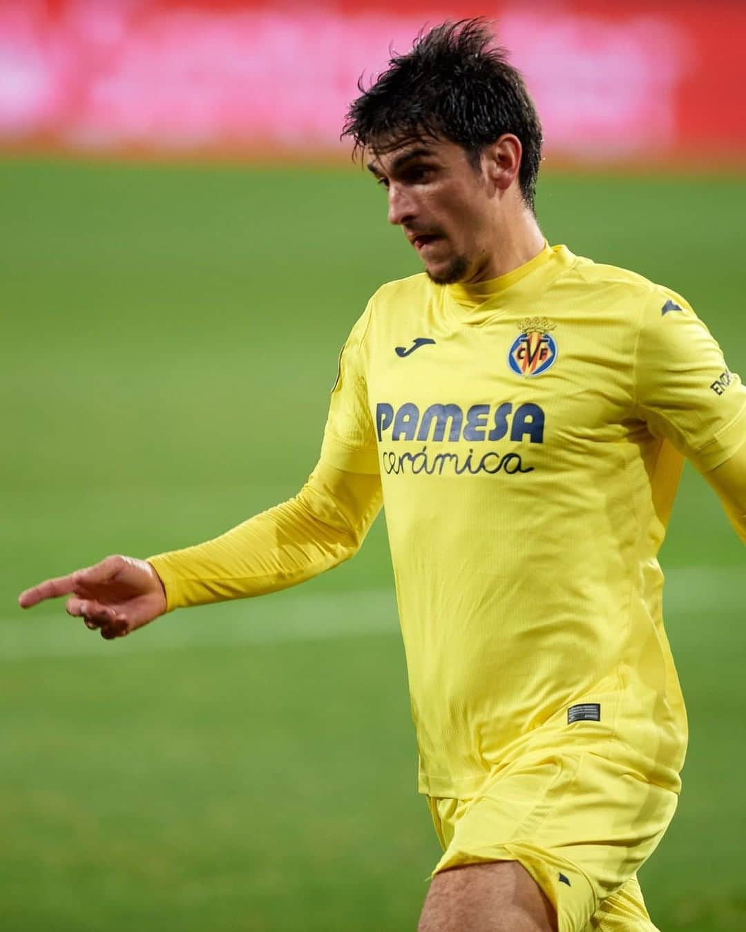 LFPさんのインスタグラム写真 - (LFPInstagram)「The infallible scorer 😎💛 • El goleador infalible 😉💛 • #GerardMoreno #Villarreal #LaLiga #LaLigaSantander #Football #HayQueVivirla #YouHaveToLiveIt」12月20日 10時07分 - laliga