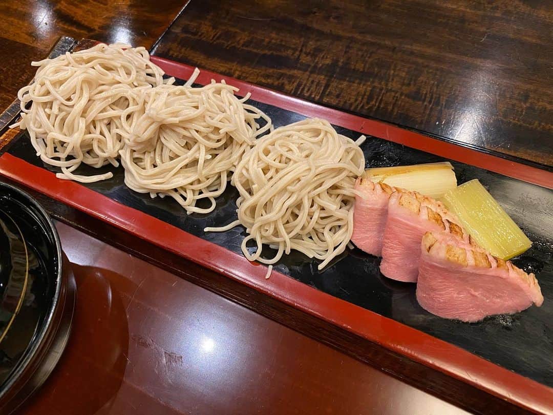 一木みおさんのインスタグラム写真 - (一木みおInstagram)「先日のお食事🍚✨﻿ お品書きのない特別なメニューを頂きました。﻿ ﻿ 冨澤総料理長が、一つ一つお料理の説明をして下さいました。﻿ ﻿ 牡蠣と柿のように音で合わせたお料理や、抹茶と最中のデザートと思いきや、中には鰻が入っていたりと面白いお料理がたくさん！﻿ 素晴らしくとても美味しいお食事と、楽しい時間を、ありがとうございました😌🍴﻿ ﻿ ﻿ #よし邑 #懐石料理 #会席料理 #忘年会 #蓮根 #日本料理 #和食 #instagood #instalike #카페투어 #photography #mood #camera #eat #yummy #food #gourmet #tokyo #happy #좋아요 #데일리룩 #맛스타그램 #맛집 #japanesefood #グルメスタグラム #instapic #グルメ好きな人と繋がりたい #グルメ巡り #お料理  #beautiful」12月20日 10時22分 - mioichiki30