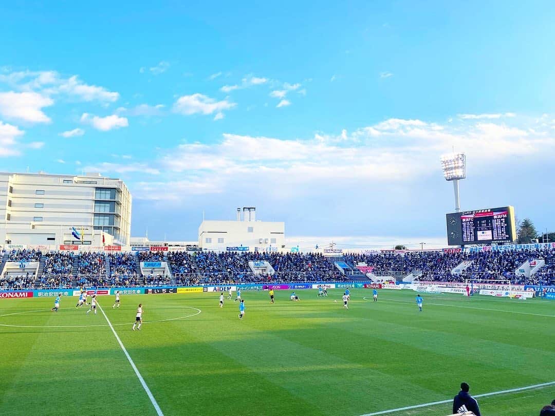 五位渕のぞみさんのインスタグラム写真 - (五位渕のぞみInstagram)「#サッカー観戦 ⚽️✨ ㅤㅤㅤㅤㅤㅤㅤㅤㅤ #明治安田生命Ｊ１リーグ #最終節 ✨🏆⚽️﻿ 📅 2020年12月19日（土） 🕜 19:00KO 🏟#ニッパツ三ツ沢球技場 #横浜FC 🆚 #横浜Fマリノス ㅤㅤㅤㅤㅤㅤㅤㅤㅤ @yokohamafc_official @yokohamaf.marinos @dazn_jpn @jleaguejp ㅤㅤㅤㅤㅤㅤㅤㅤㅤ @o.masato62 と一緒に💏💓 まさとありがとうー🥺🙏🙏❤️ ㅤㅤㅤㅤㅤㅤㅤㅤㅤ 3-1で勝利🏆💗 #斉藤光毅 選手の移籍前ラスト試合だったし、 小さい頃から大好きな #キングカズ こと #三浦知良 選手も出場したし、試合行けて本当に良かった😭❤️ ㅤㅤㅤㅤㅤㅤㅤㅤㅤ  ㅤㅤㅤㅤㅤㅤㅤㅤㅤ ㅤㅤㅤㅤㅤㅤㅤㅤㅤ ㅤㅤㅤㅤㅤㅤㅤㅤㅤ ㅤㅤㅤㅤㅤㅤㅤㅤㅤ ㅤㅤㅤㅤㅤㅤㅤㅤㅤ  ㅤㅤㅤㅤㅤㅤㅤㅤㅤ  ㅤㅤㅤㅤㅤㅤㅤㅤㅤ ㅤㅤㅤㅤㅤㅤㅤㅤㅤ ㅤㅤㅤㅤㅤㅤㅤㅤㅤ ㅤㅤㅤㅤㅤㅤㅤㅤㅤ ㅤㅤㅤㅤㅤㅤㅤㅤ #J1 #yokohamafc #marinos #soccer #DAZN #DAZNフットボール #サッカー #サッカー観戦 #Jリーグ #サッカー好き #サッカー女子  #ユニフォーム女子 #サッカー好きな人と繋がりたい #サッカー好きと繋がりたい  #셀스타그램 #일본 #축구 #축구스타그램 #모델 #ニッパツ #soccer_nozomi」12月20日 10時33分 - nonnon0319