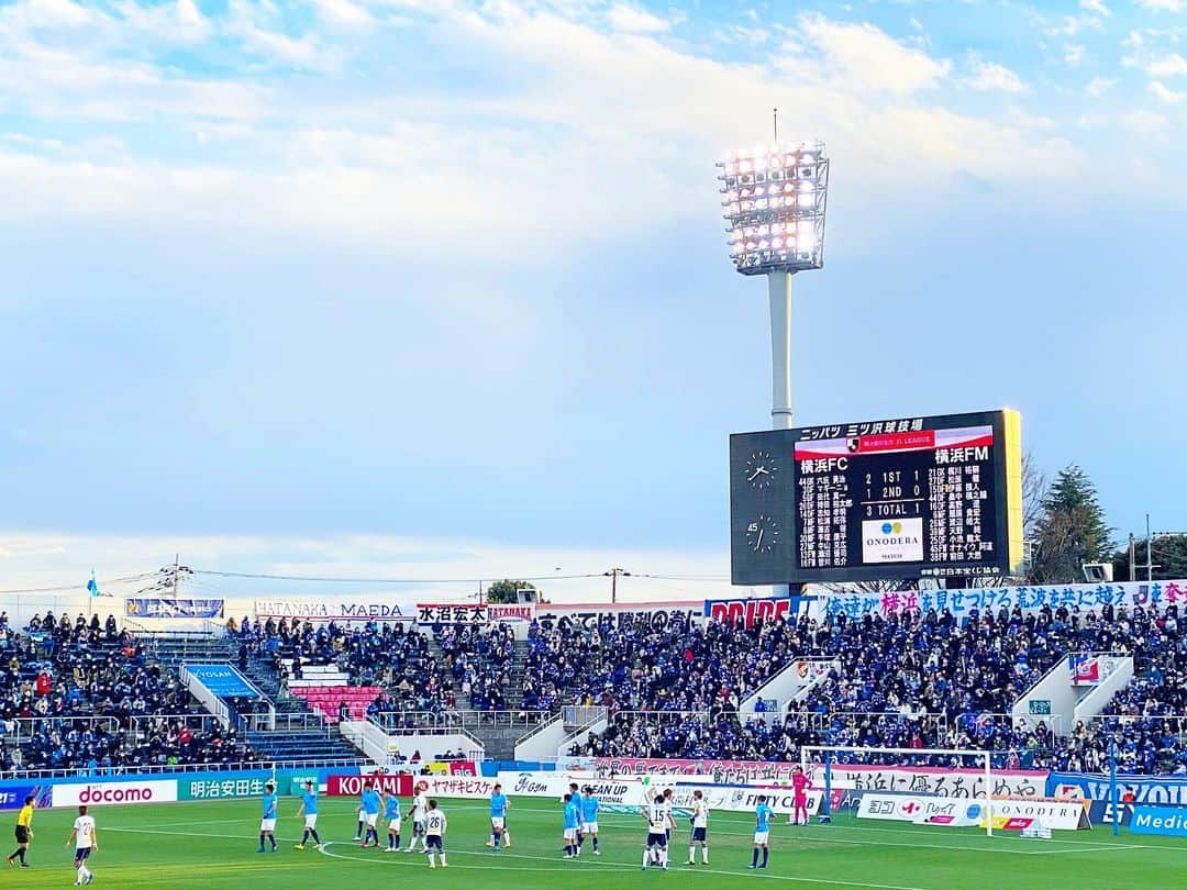 五位渕のぞみさんのインスタグラム写真 - (五位渕のぞみInstagram)「#サッカー観戦 ⚽️✨ ㅤㅤㅤㅤㅤㅤㅤㅤㅤ #明治安田生命Ｊ１リーグ #最終節 ✨🏆⚽️﻿ 📅 2020年12月19日（土） 🕜 19:00KO 🏟#ニッパツ三ツ沢球技場 #横浜FC 🆚 #横浜Fマリノス ㅤㅤㅤㅤㅤㅤㅤㅤㅤ @yokohamafc_official @yokohamaf.marinos @dazn_jpn @jleaguejp ㅤㅤㅤㅤㅤㅤㅤㅤㅤ @o.masato62 と一緒に💏💓 まさとありがとうー🥺🙏🙏❤️ ㅤㅤㅤㅤㅤㅤㅤㅤㅤ 3-1で勝利🏆💗 #斉藤光毅 選手の移籍前ラスト試合だったし、 小さい頃から大好きな #キングカズ こと #三浦知良 選手も出場したし、試合行けて本当に良かった😭❤️ ㅤㅤㅤㅤㅤㅤㅤㅤㅤ  ㅤㅤㅤㅤㅤㅤㅤㅤㅤ ㅤㅤㅤㅤㅤㅤㅤㅤㅤ ㅤㅤㅤㅤㅤㅤㅤㅤㅤ ㅤㅤㅤㅤㅤㅤㅤㅤㅤ ㅤㅤㅤㅤㅤㅤㅤㅤㅤ  ㅤㅤㅤㅤㅤㅤㅤㅤㅤ  ㅤㅤㅤㅤㅤㅤㅤㅤㅤ ㅤㅤㅤㅤㅤㅤㅤㅤㅤ ㅤㅤㅤㅤㅤㅤㅤㅤㅤ ㅤㅤㅤㅤㅤㅤㅤㅤㅤ ㅤㅤㅤㅤㅤㅤㅤㅤ #J1 #yokohamafc #marinos #soccer #DAZN #DAZNフットボール #サッカー #サッカー観戦 #Jリーグ #サッカー好き #サッカー女子  #ユニフォーム女子 #サッカー好きな人と繋がりたい #サッカー好きと繋がりたい  #셀스타그램 #일본 #축구 #축구스타그램 #모델 #ニッパツ #soccer_nozomi」12月20日 10時33分 - nonnon0319