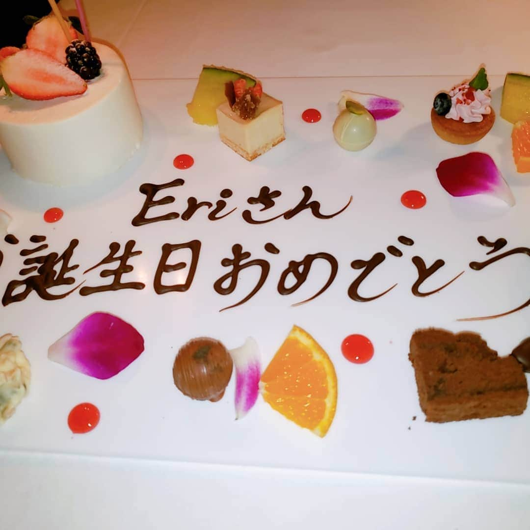 桃瀬えりなさんのインスタグラム写真 - (桃瀬えりなInstagram)「キラキラなお店でbirthday🎂お祝いありがとう♥サプライズ🎁まで…🙈 るんるん🎵  #birthday #fishbanktokyo #louisvuitton #tiffany #follow #followme #バースデーお祝い #汐留 #夜景が綺麗なレストラン #フレンチ #コース料理 #サプライズありがとう #いいね返し #フォロー返し」12月20日 10時38分 - eri_rin1221