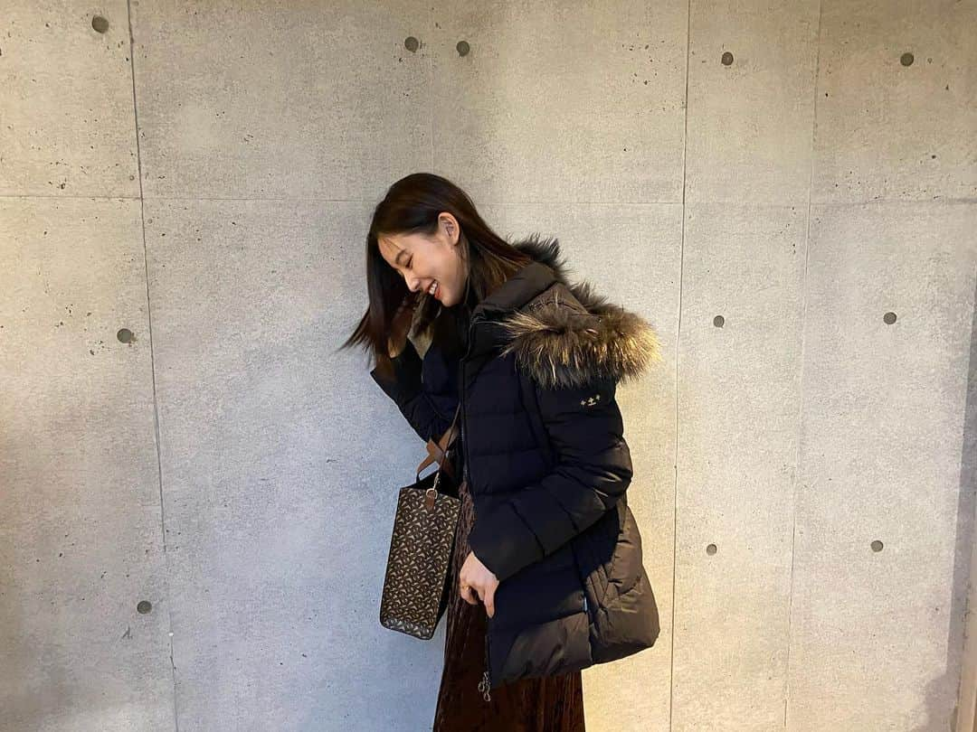 朝比奈彩さんのインスタグラム写真 - (朝比奈彩Instagram)「. . @tatras_conceptstore @tatras_official . oggi撮影でタトラスのダウンを 何度も着ていますが、 本当にあったかいし着膨れしないので 頼りにしてます！＾＾ . この時期ぴったり☻  . #ootd #outfit #fashion  #oggi」12月20日 10時43分 - asahina_aya