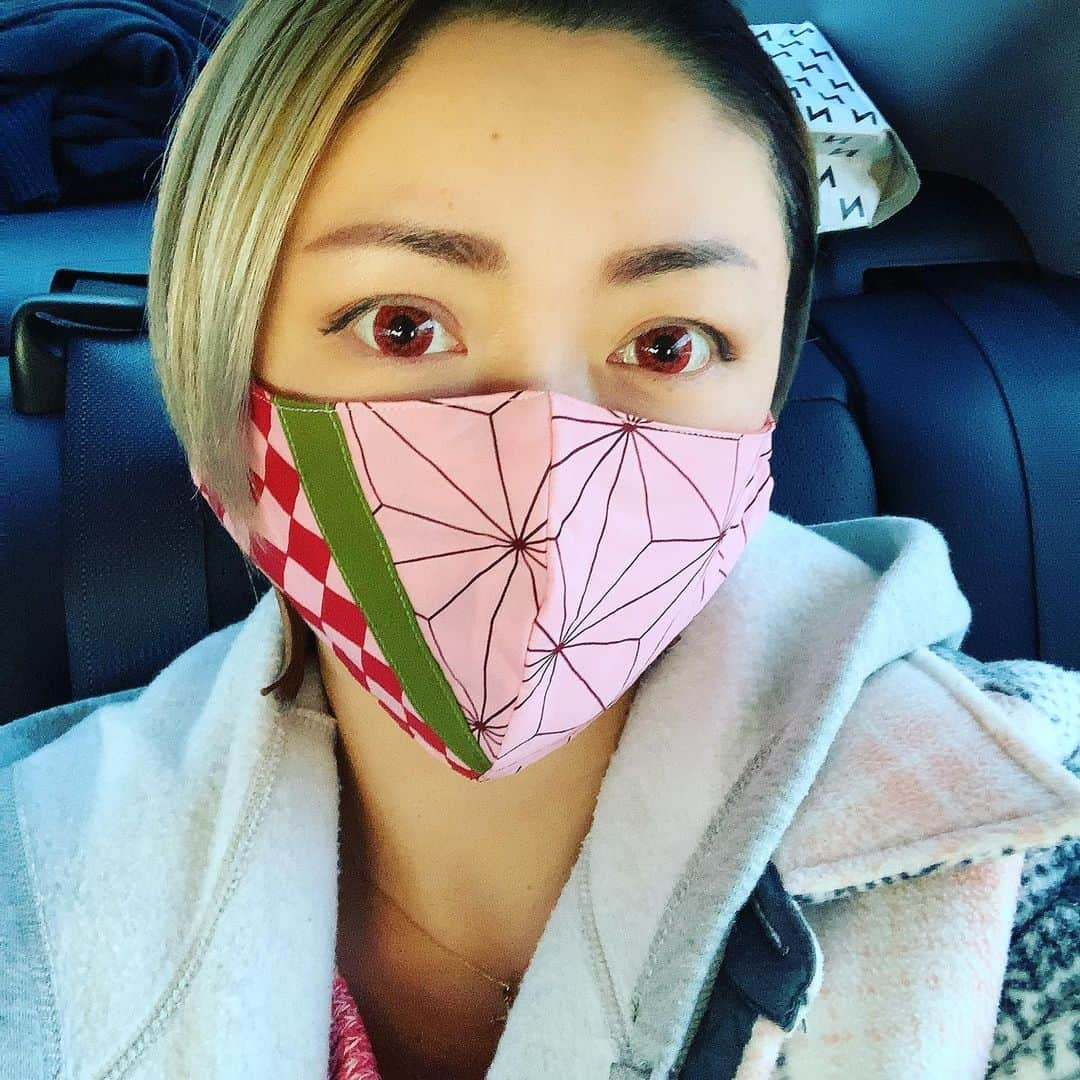 アクア新渡戸さんのインスタグラム写真 - (アクア新渡戸Instagram)「ちょーいい天気☀️ なのでデイキャンプ🏕に来てます  愛犬👸( '-' 👸 )ﾋﾒﾁｬﾝも 暖かくて気持ちよさそう🤗  今日も沢山遊ぼうね💓💞  #デイキャンプ #家族で公園  #愛犬も一緒に❤️  #癒しの時間❤️」12月20日 10時45分 - amiaquanitobe