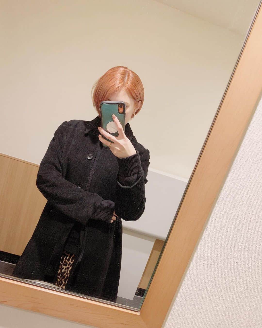 中村里彩のインスタグラム：「* * ちょっと前にKAINO行ったよ。 すーぱーかわいい色にしてもらって うれしくてたまらなかった🍊 * みんなからすごい褒めてもらえるから、それも嬉しい。 毎日色落ちしないで〜って言いながらシャンプーしてます。 まいさん、ありがとうございました✨」