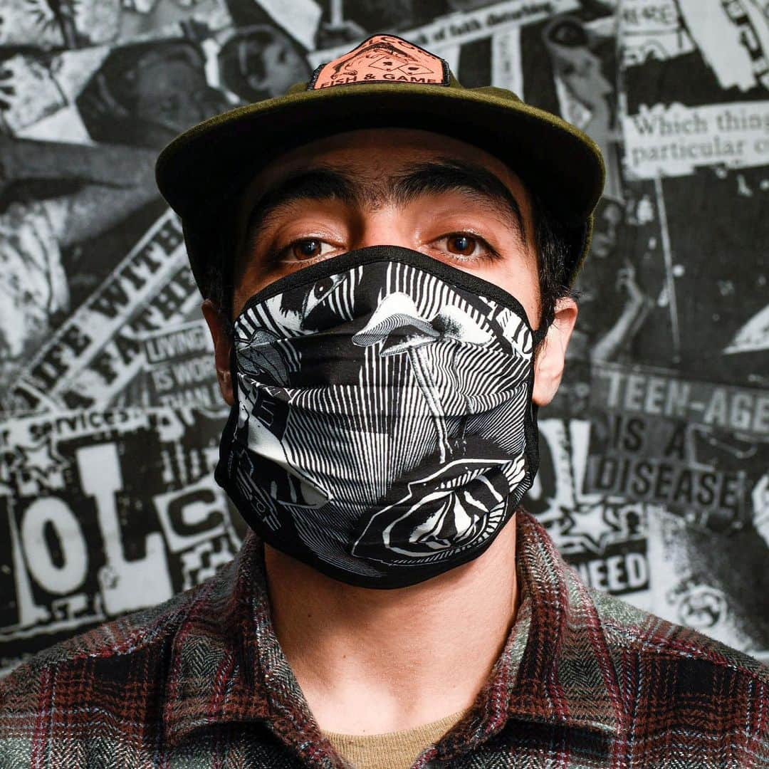 VolcomJapanさんのインスタグラム写真 - (VolcomJapanInstagram)「洗濯して何度も使える“VOLCOM ASSORTED FACE MASK” ♻️ 上部にワイヤーが入っているので、しっかりとフィットします🤘🏽 店頭 / volcom.jp オンラインストアで発売中✅ #TrulyDefined #TrueToThis #Volcom #VolcomJapan #ボルコム」12月20日 11時44分 - volcomjapan