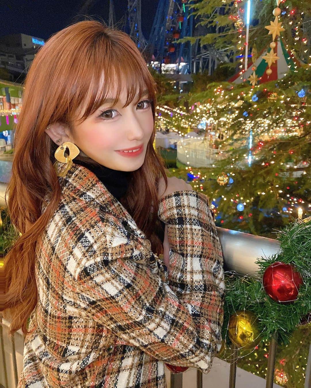 ゆうめろさんのインスタグラム写真 - (ゆうめろInstagram)「・ ・ この前イルミネーション見てきたよ🎄✨❤️ 大きなクリスマスツリーが綺麗だった！ 今年は沢山イルミネーション見れて幸せ😚 ・ #東京ドームシティ  #クリスマスツリー  #イルミネーション #笑顔」12月20日 12時07分 - yk.o0