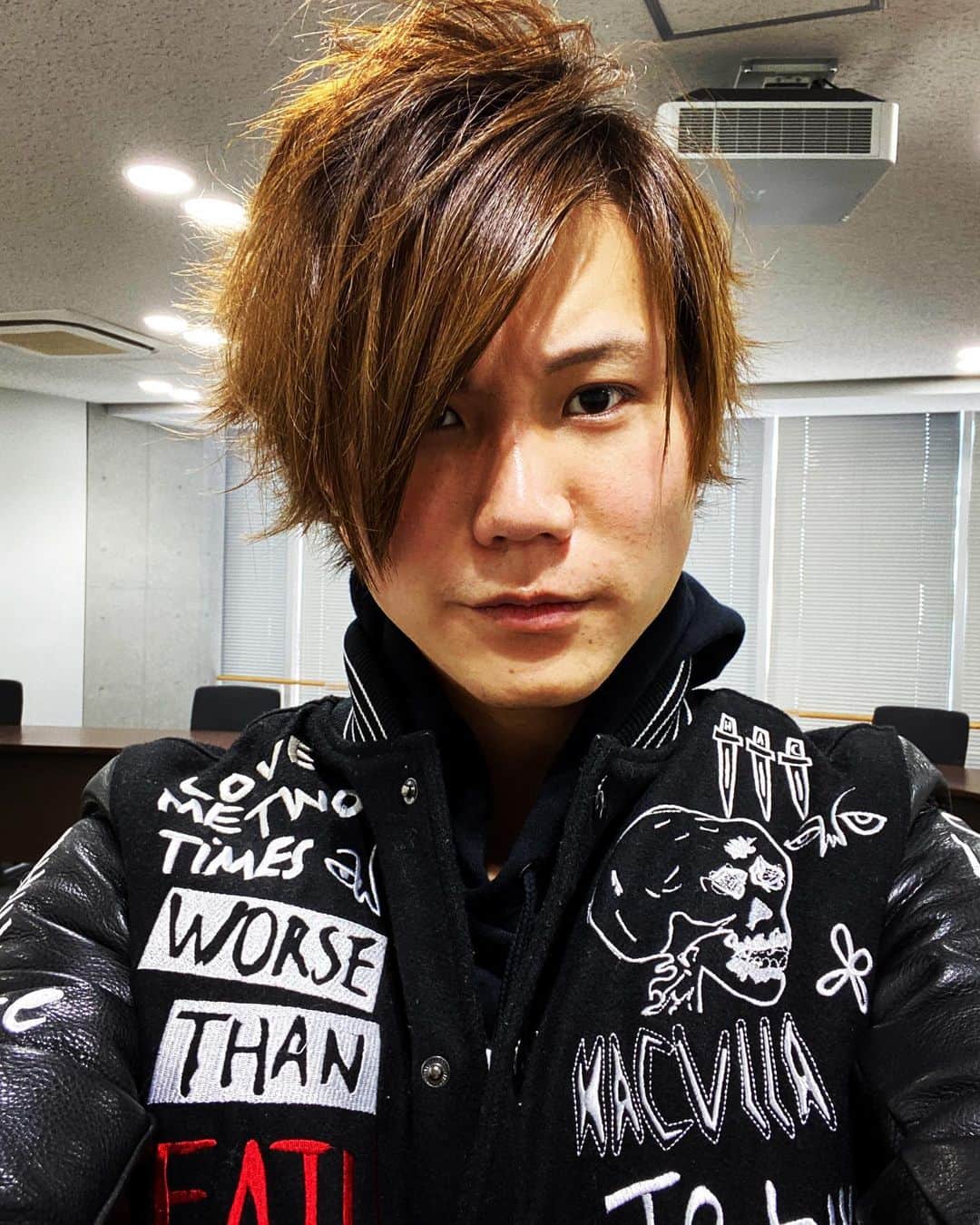樋渡大輝のインスタグラム：「1日1ナルシスト〜今日の俺〜  本日のナルシスト度83  #ナルシスト #放課後ハートビート #お笑い #芸人 #吉本」